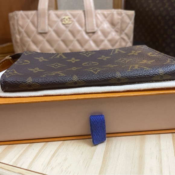LOUIS VUITTON MINI POUCH/CLUTCH - Picture 3 of 5
